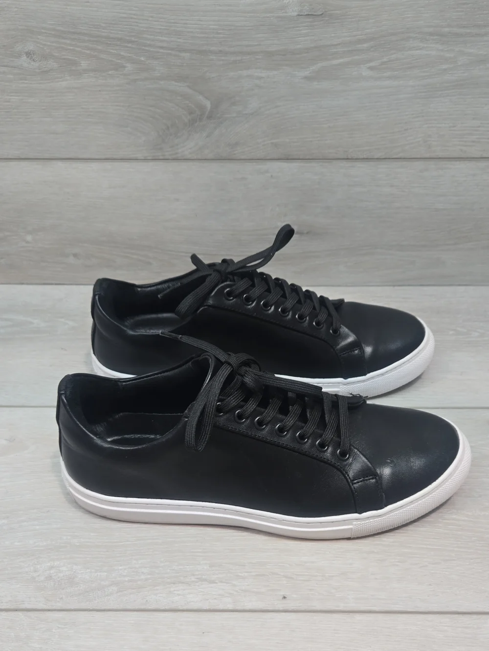 Thursday Everyday Women Leather Sneakers Shoes Sz 10